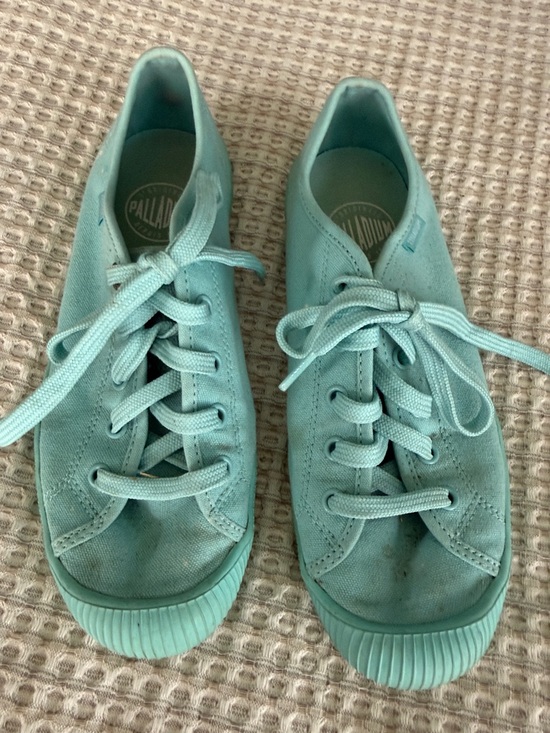 Palladium Shoes - Palladium Women's Low-Top Canvas Sneakers in Aqua in size 7